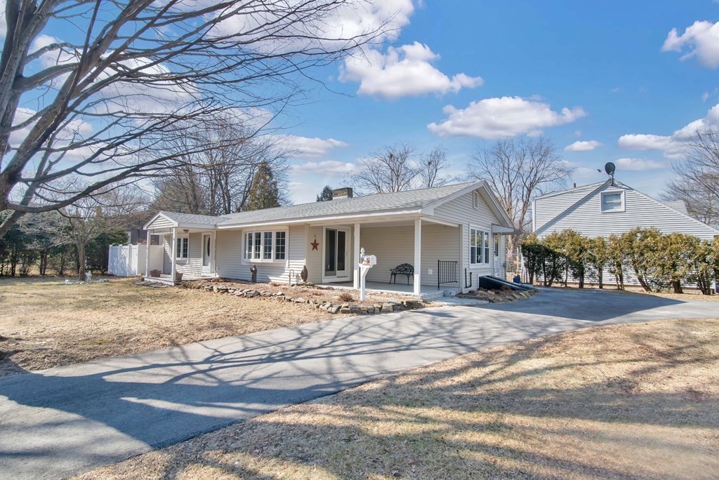 70 Santa Maria Street Springfield, MA 01104 - Photo 4 of 42