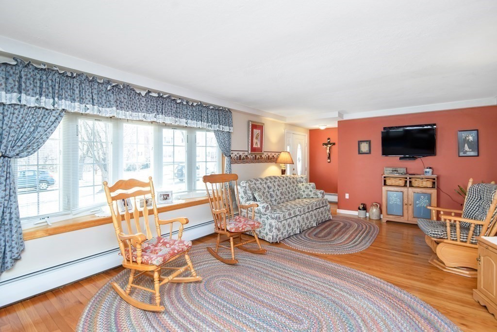 70 Santa Maria Street Springfield, MA 01104 - Photo 10 of 42