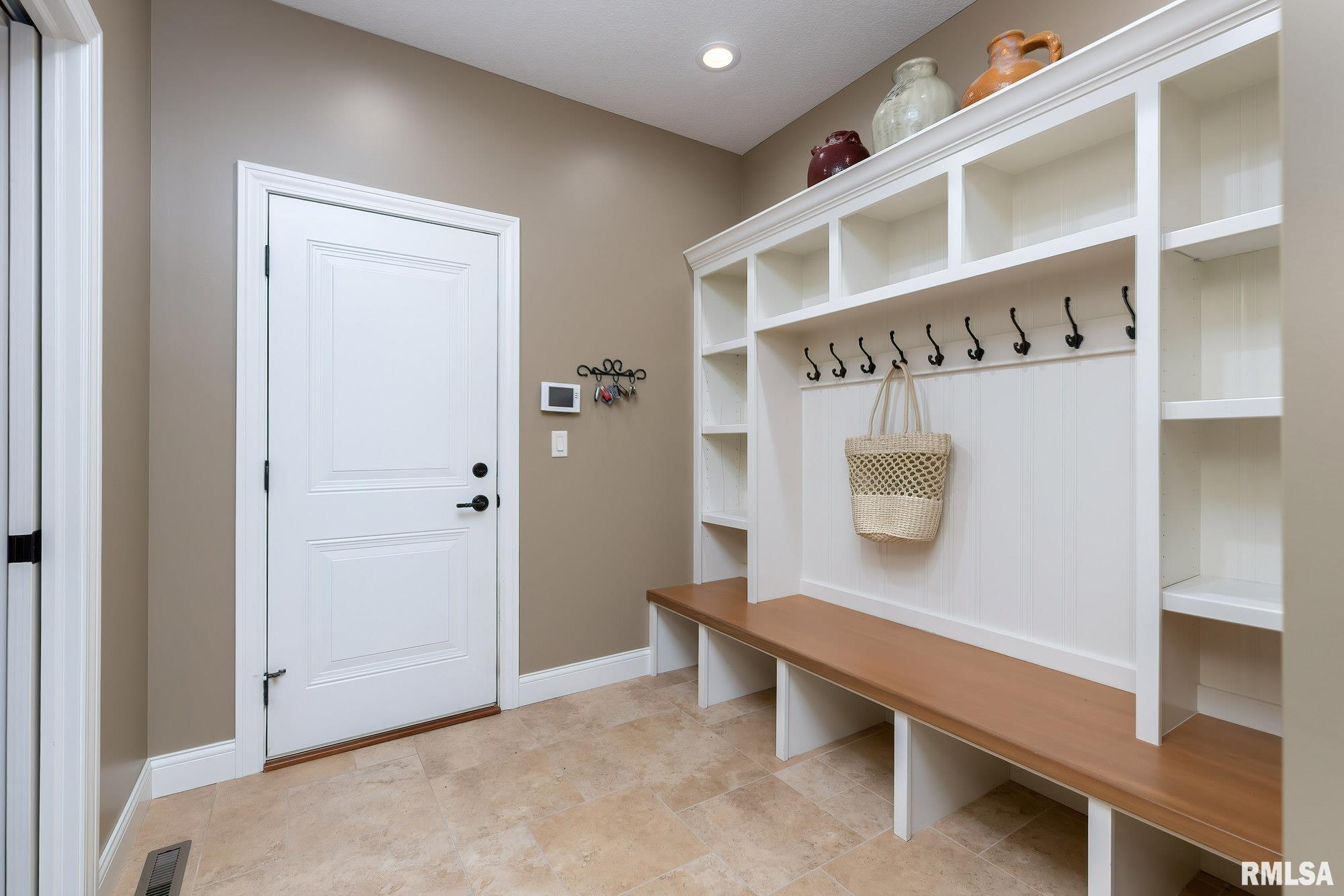 6351 Eagle Ridge Road Bettendorf, IA 52722 - Photo 17 of 46 Gallery Image 17