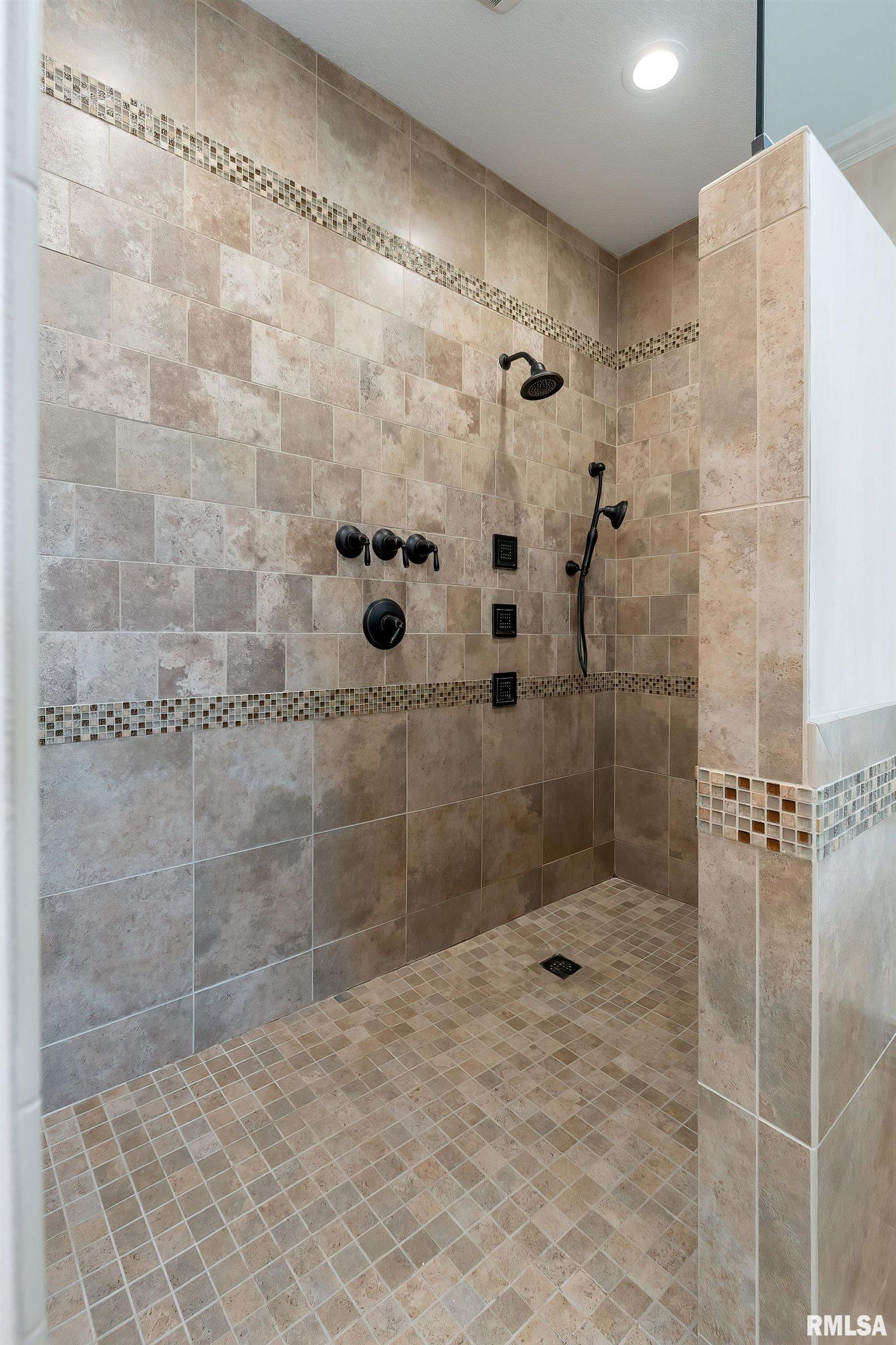 6351 Eagle Ridge Road Bettendorf, IA 52722 - Photo 24 of 46 Gallery Image 24