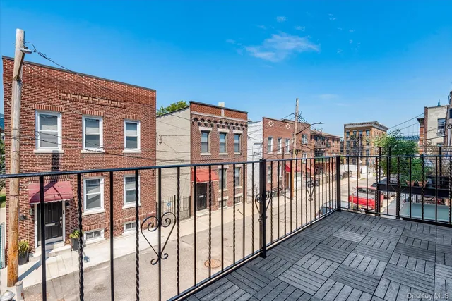 $1,339,000 | 26-19 14th Place | Astoria