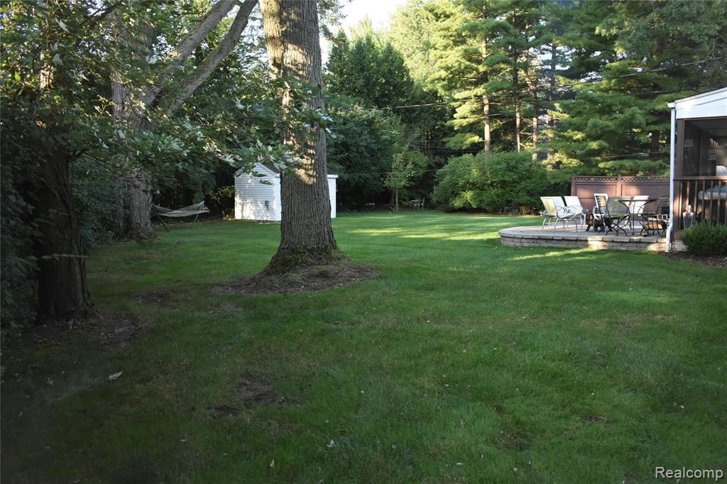 31161 Old Stage Road Beverly Hills, MI 48025 - Photo 5 of 32