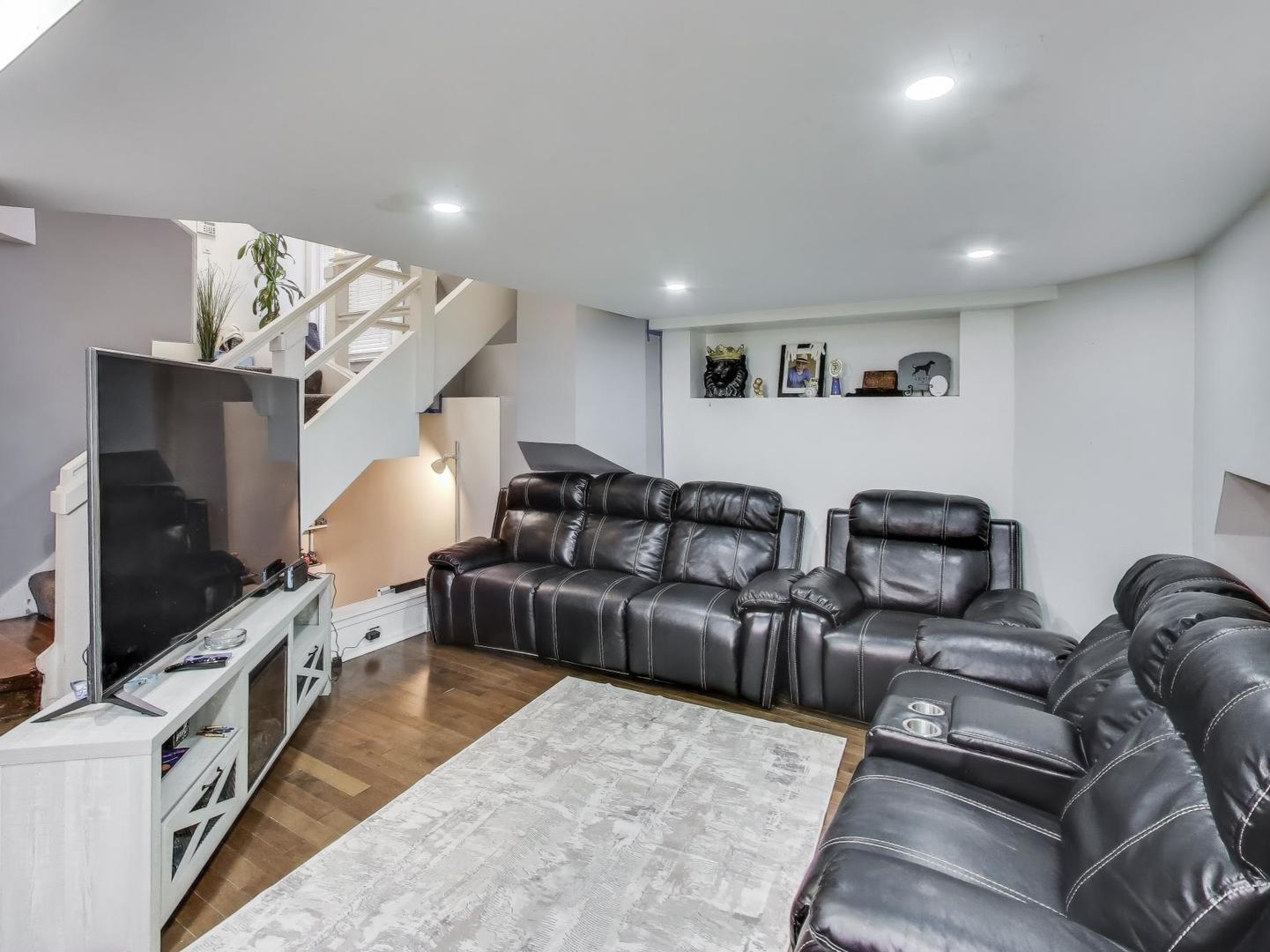 6337 West Roosevelt Road, Unit 105 Oak Park, IL 60402 - Photo 3 of 18