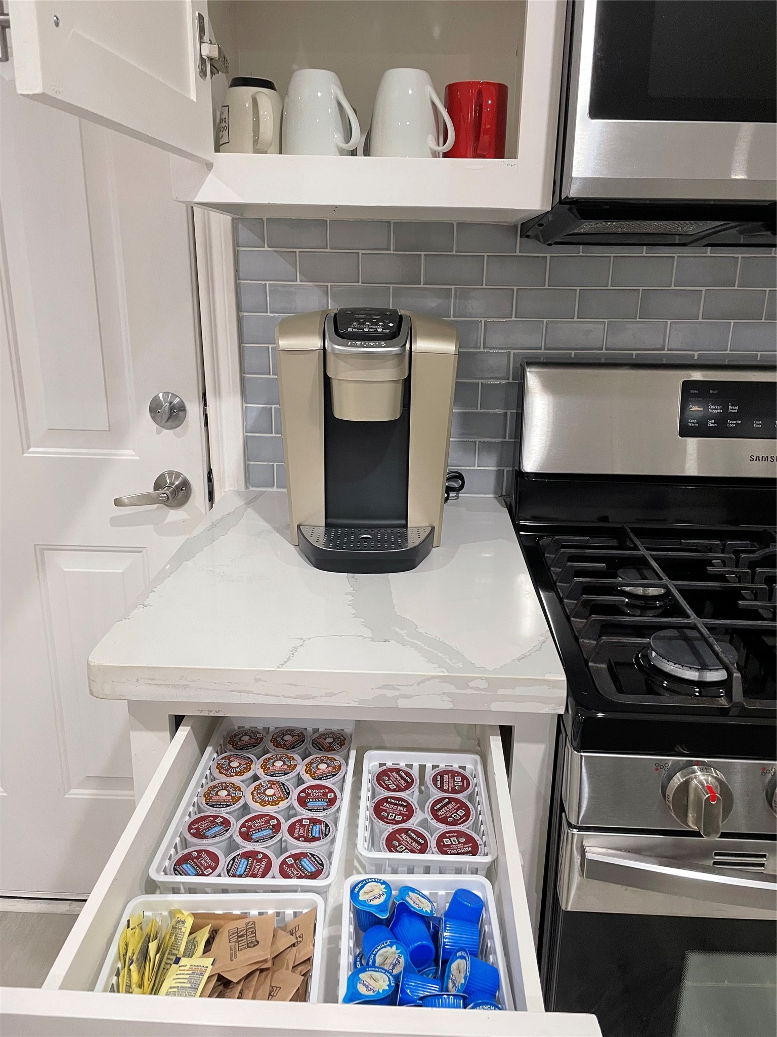 4522 Dixie Drive Houston, TX 77021 - Photo 22 of 33 a kitchen with a stove and a microwave