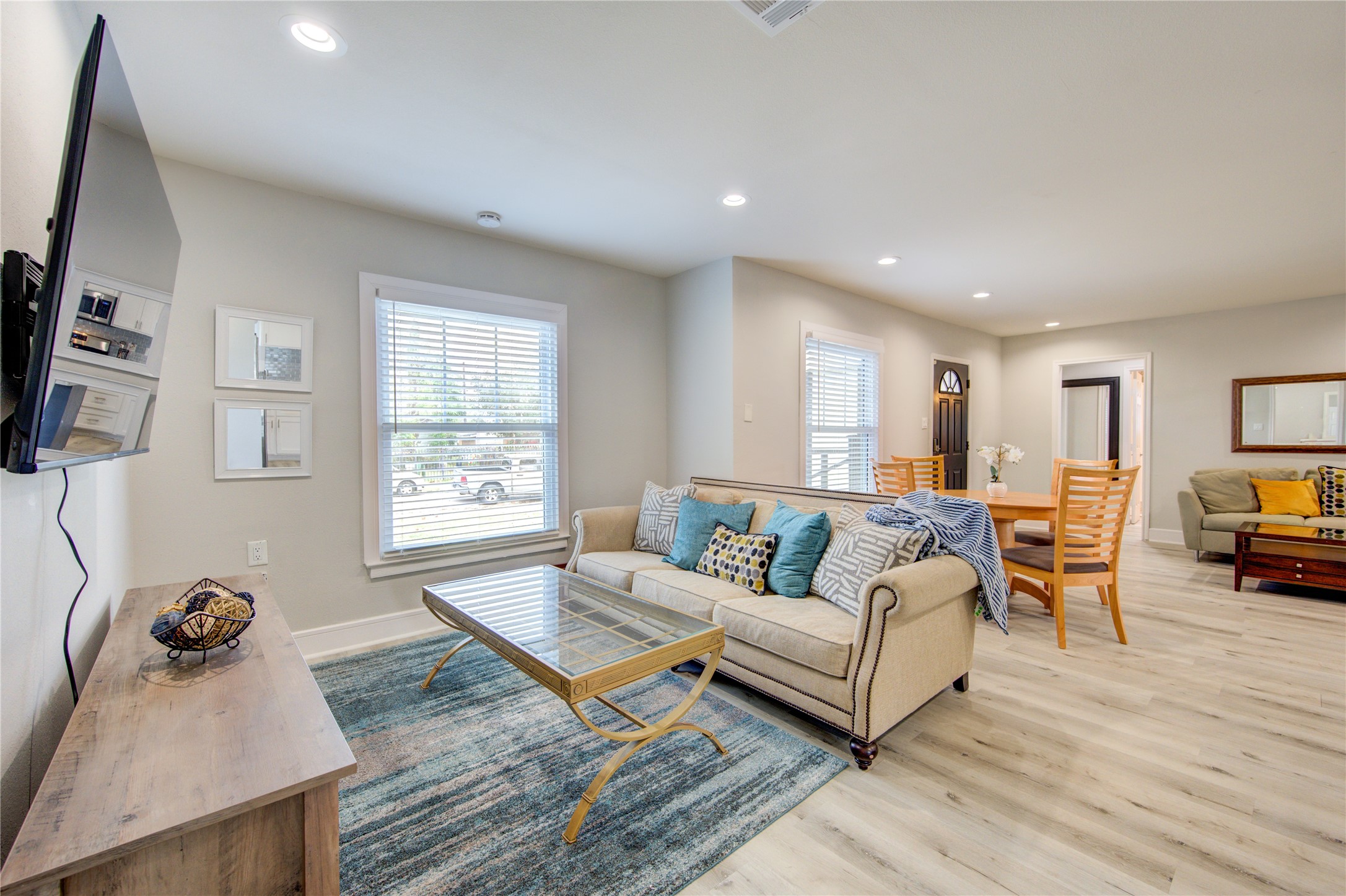 4522 Dixie Drive Houston, TX 77021 - Photo 5 of 33 a living room with furniture and a window
