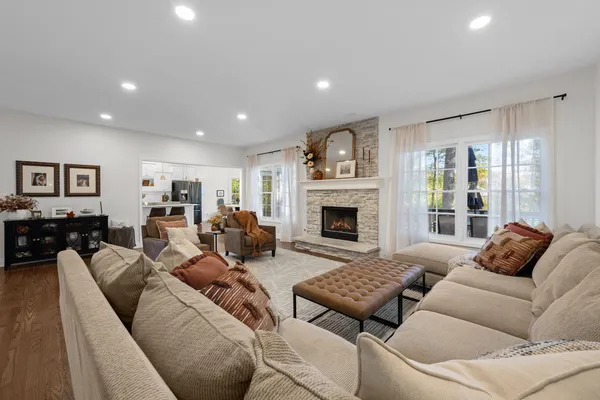 $575,000 | 408 Delaware Circle, Bolingbrook, IL 60440