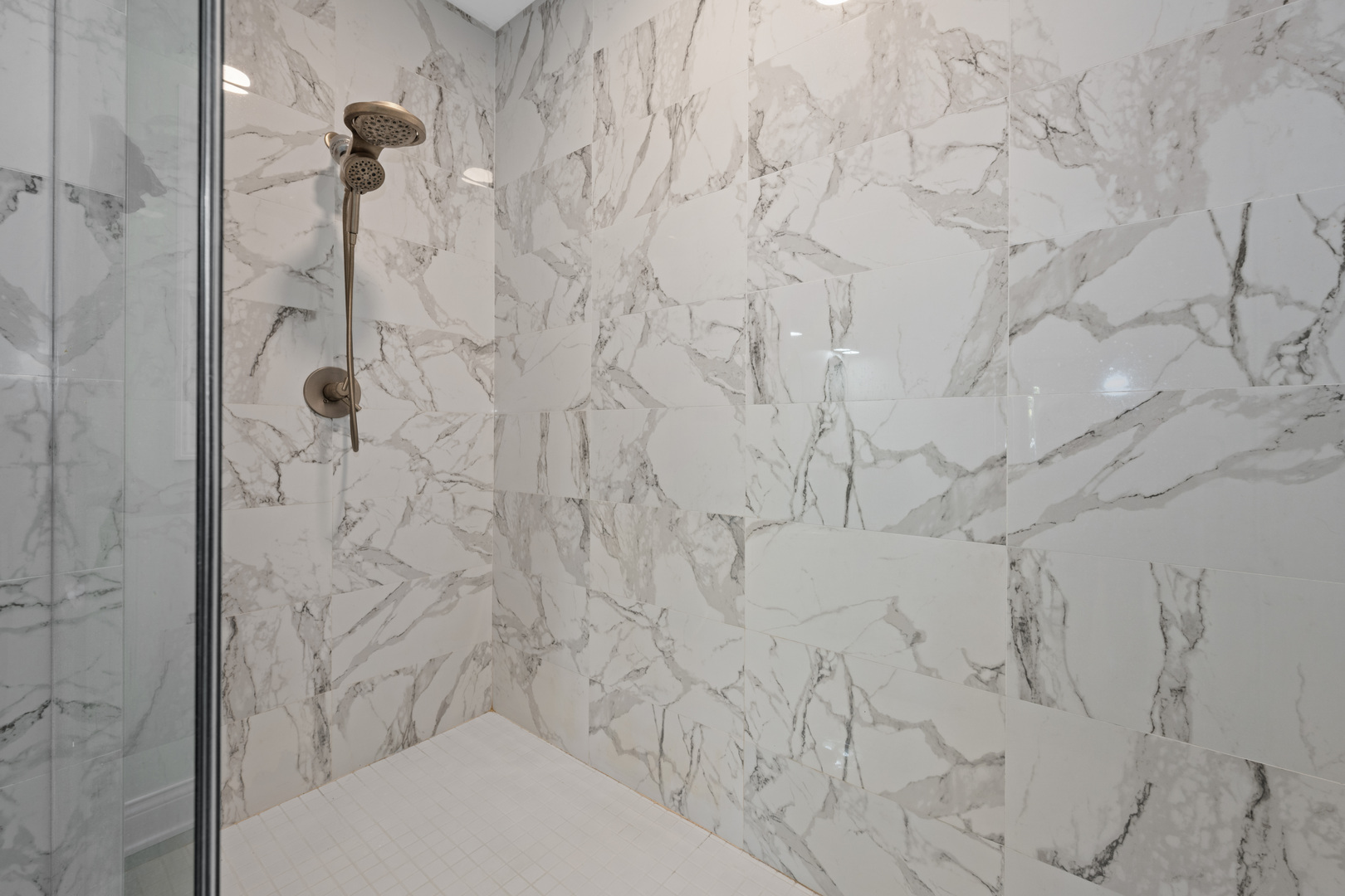 408 Delaware Circle Bolingbrook, IL 60440 - Photo 25 of 47 a bathroom with a shower