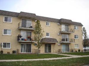 7829 Rutherford Avenue, Unit 2SW Burbank, IL 60459 - Photo 2 of 8