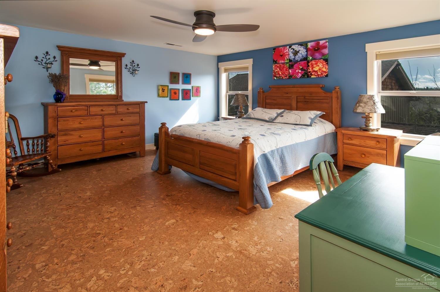61428 Elder Ridge Street Bend, OR 97702 - Photo 15 of 25 Super spacious master suite with eco-fri