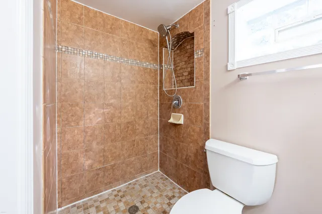 $1,800 | 7 Cardinal Lane, Carpentersville, IL 60110