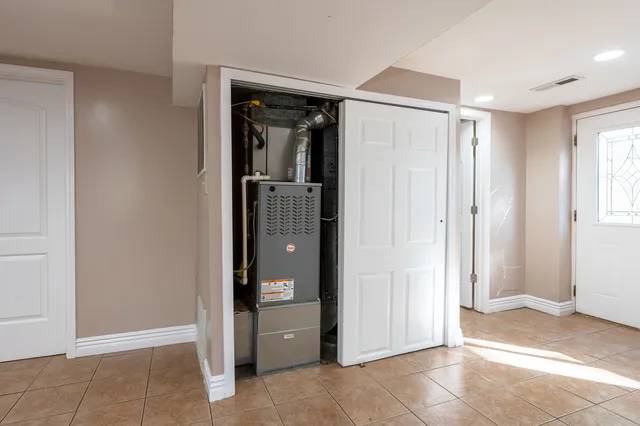 $1,800 | 7 Cardinal Lane, Carpentersville, IL 60110