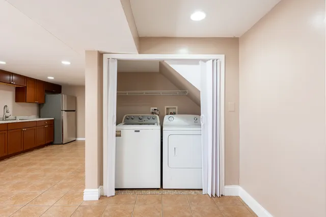 $1,800 | 7 Cardinal Lane, Carpentersville, IL 60110