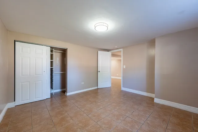 $1,800 | 7 Cardinal Lane, Carpentersville, IL 60110