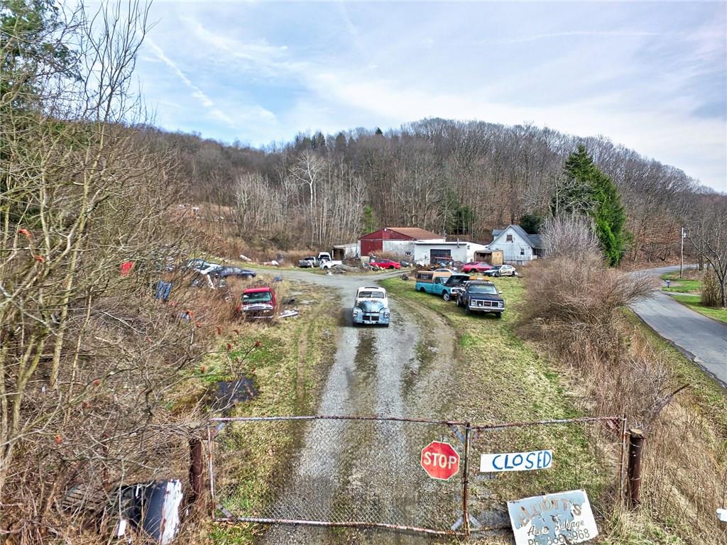 391 Stanford Road Prospect, PA 16052 - Photo 6 of 24