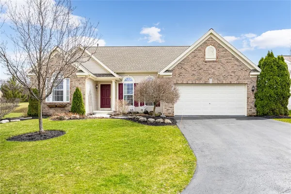 $425,000 | 11 Charissa Run, Henrietta, NY 14623