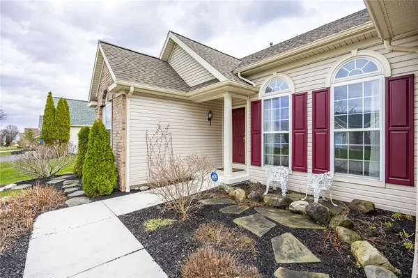 $425,000 | 11 Charissa Run, Henrietta, NY 14623