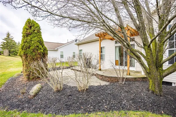 $425,000 | 11 Charissa Run, Henrietta, NY 14623