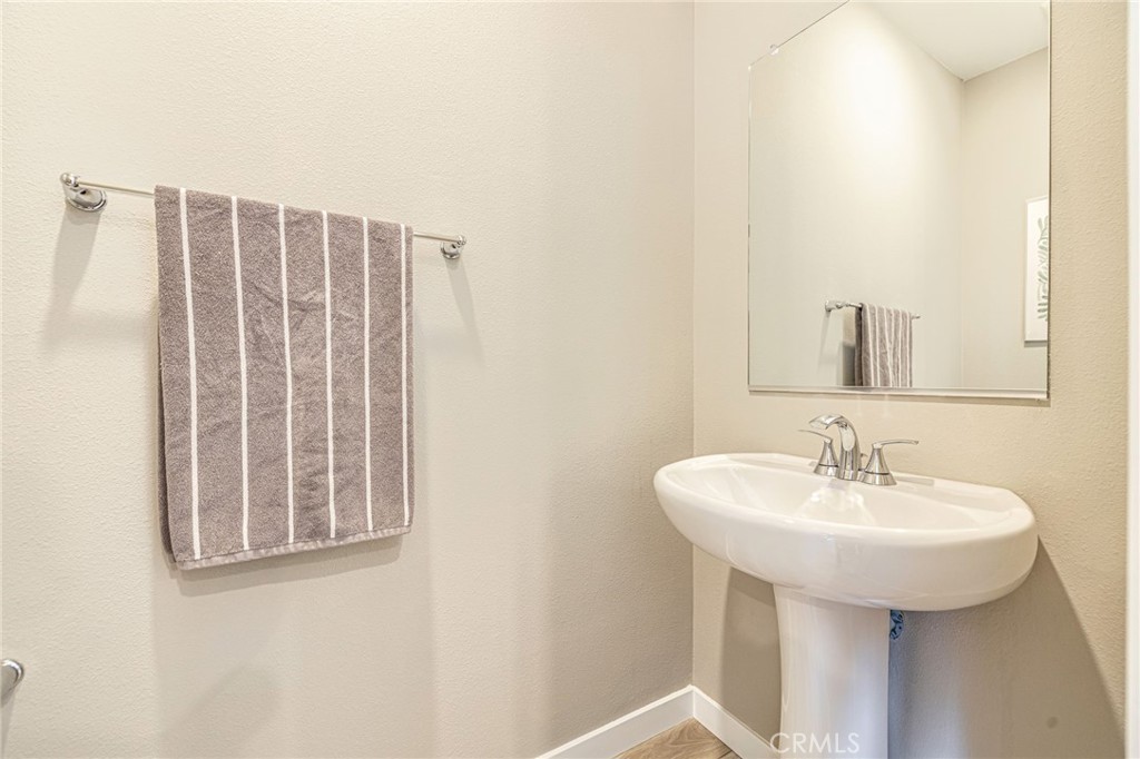 27555 Sanctuary Court Stevenson Ranch, CA 91381 - Photo 15 of 30