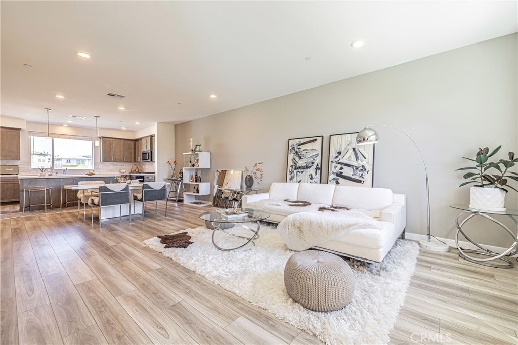 27555 Sanctuary Court Stevenson Ranch, CA 91381 - Photo 9 of 30