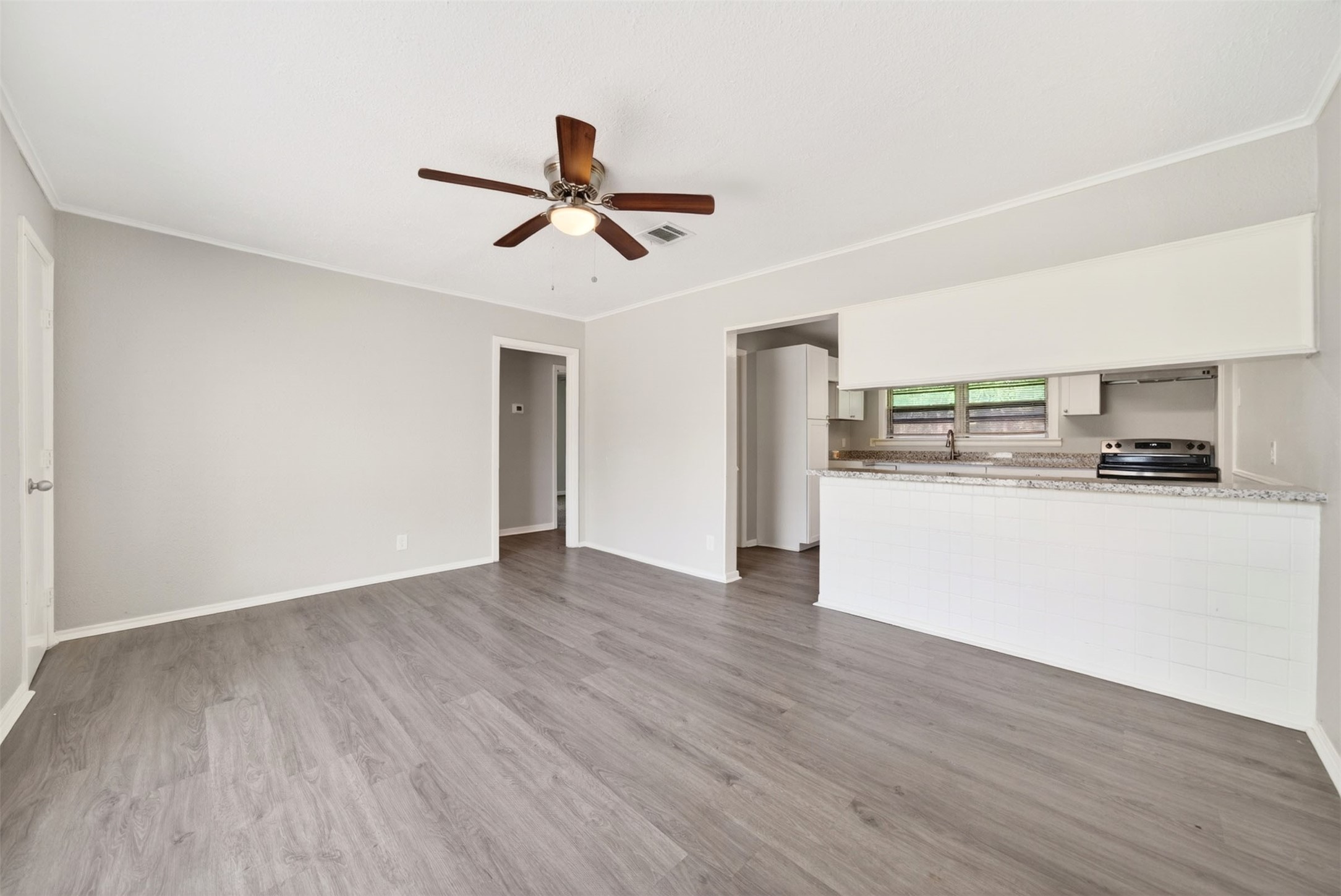 6718 Crosswell Street Houston, TX 77087 - Photo 3 of 29