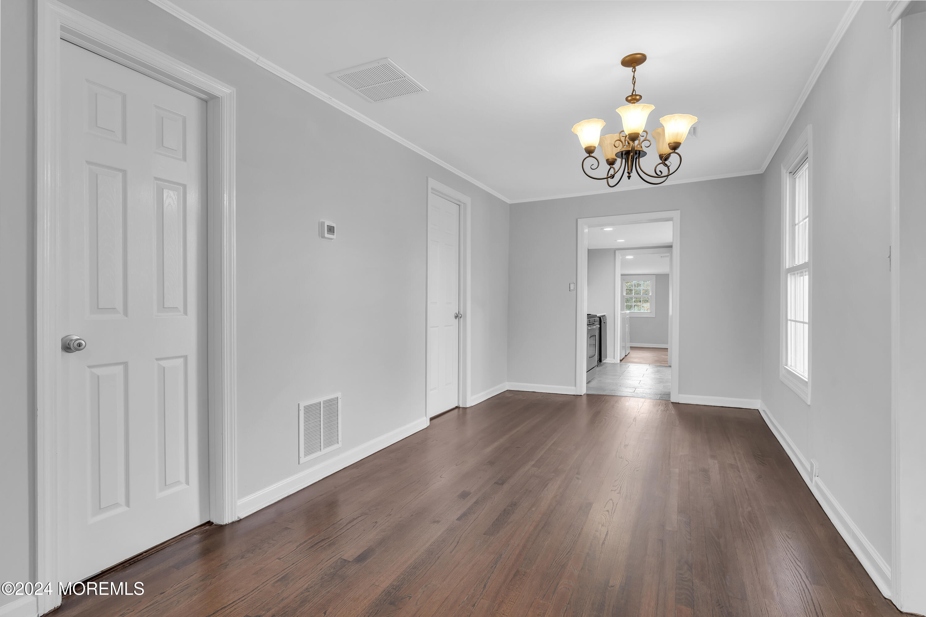 7 Raritan Avenue Leonardo, NJ 07737 - Photo 3 of 22 DSC00005