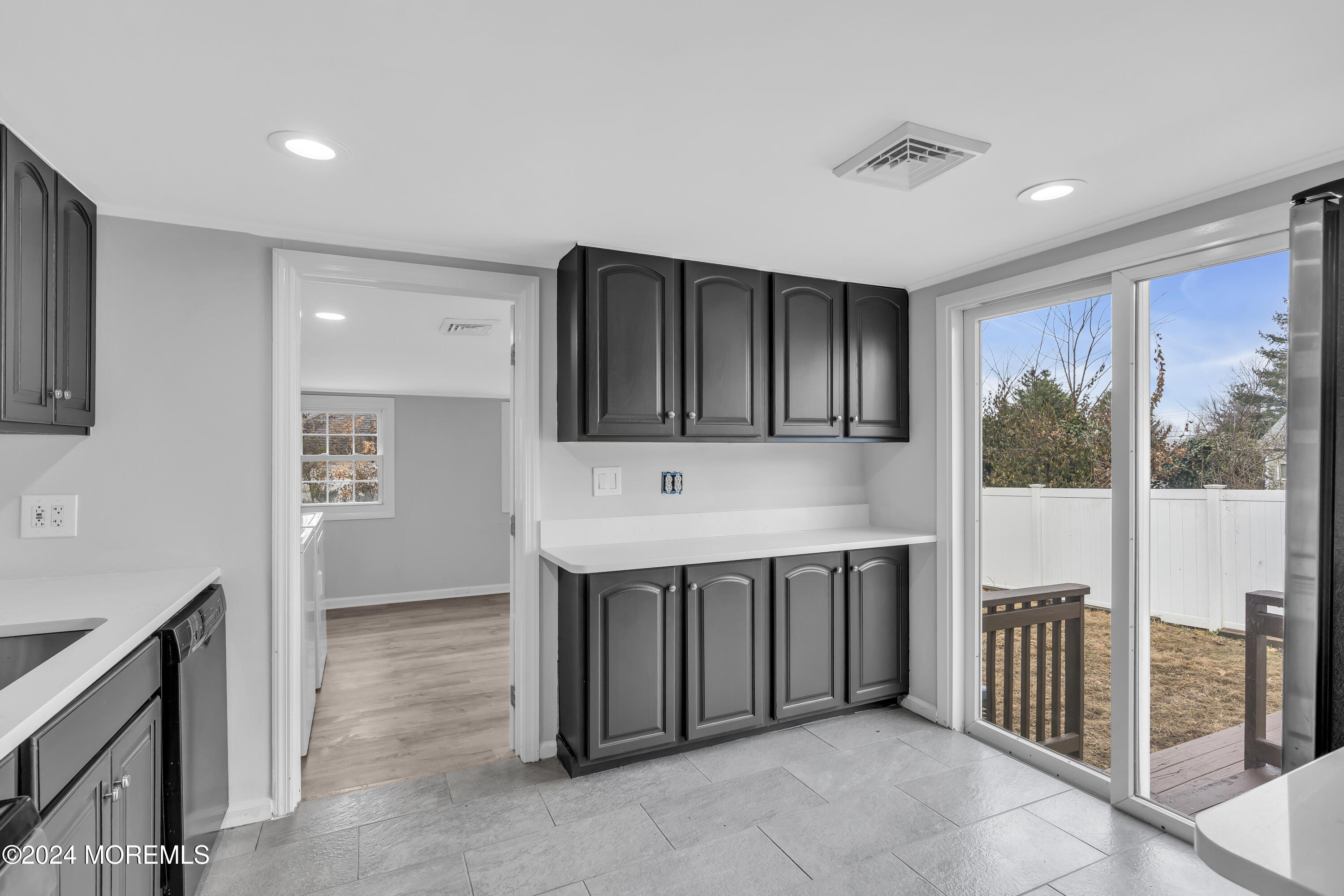 7 Raritan Avenue Leonardo, NJ 07737 - Photo 8 of 22 DSC00030