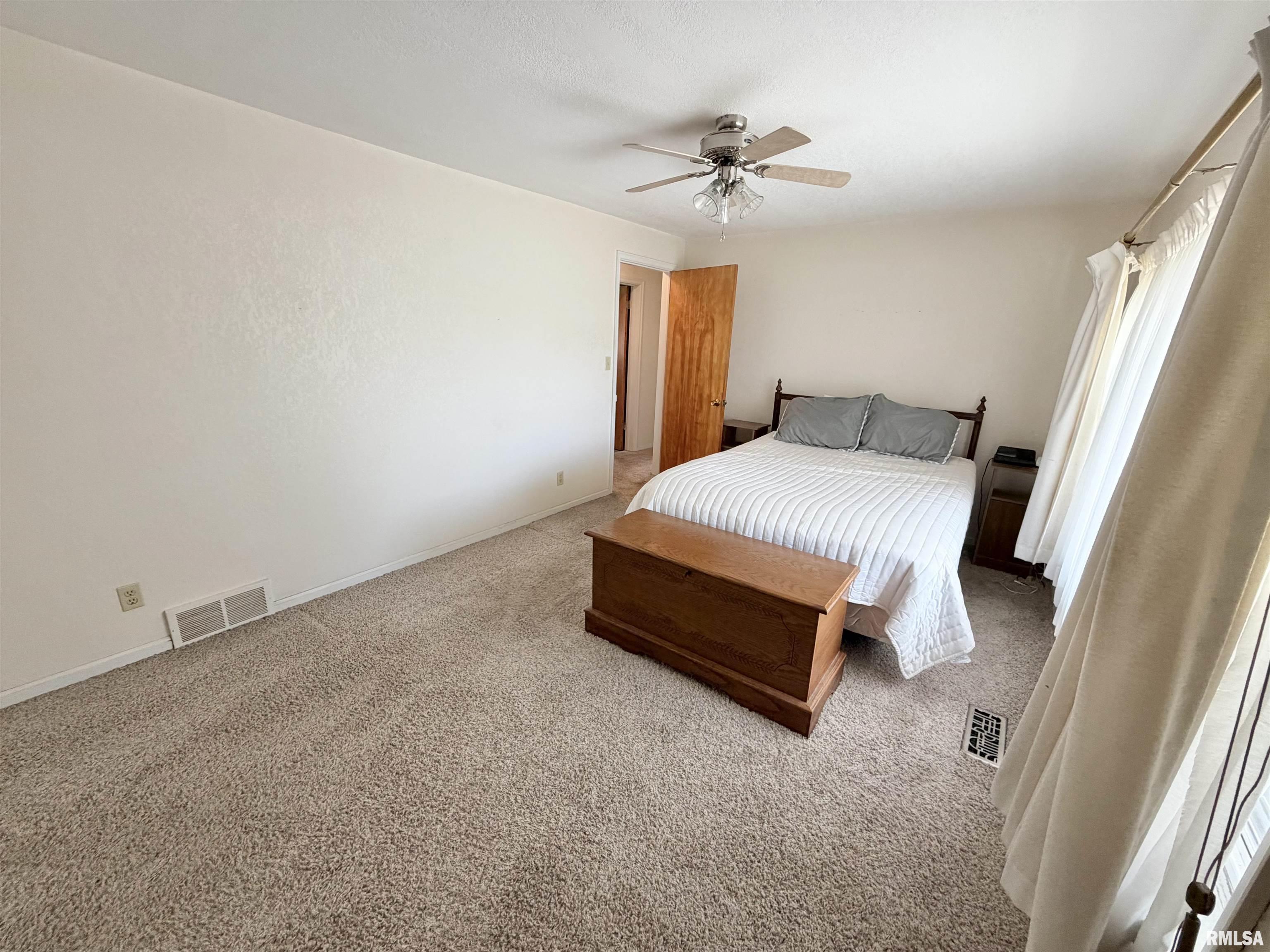 1797 South Lake Storey Road Galesburg, IL 61401 - Photo 15 of 33