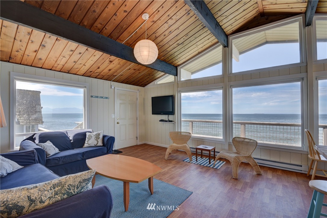 2549 West Beach Road Oak Harbor, WA 98277 - Photo 3 of 25 Gallery Image 3