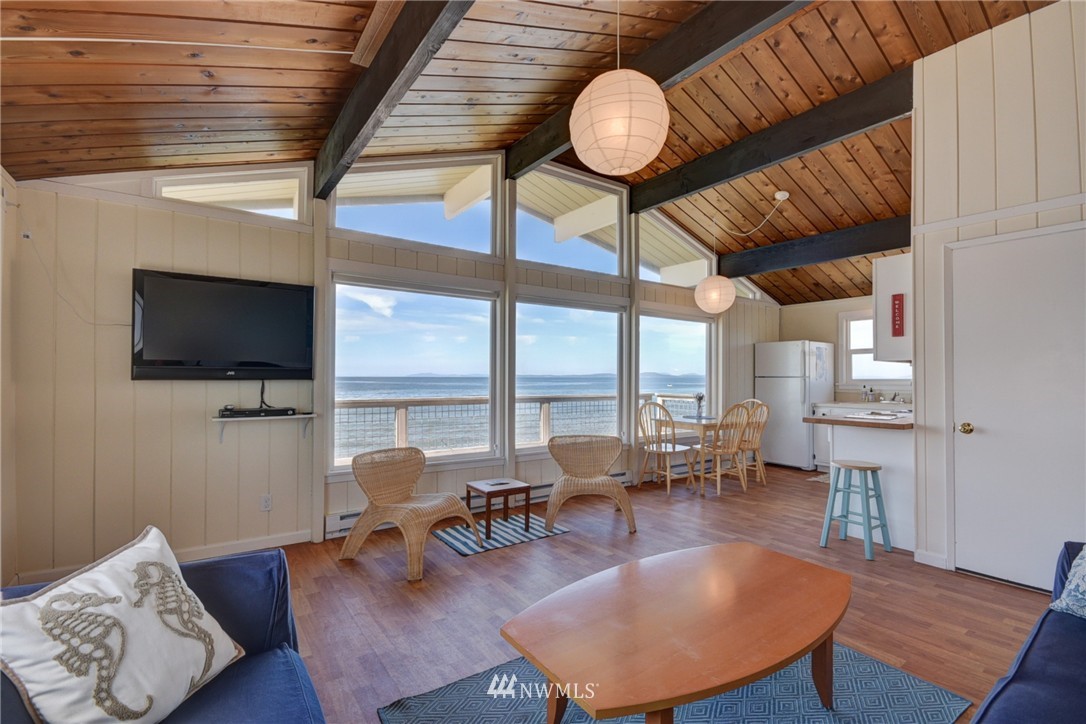 2549 West Beach Road Oak Harbor, WA 98277 - Photo 4 of 25 Gallery Image 4