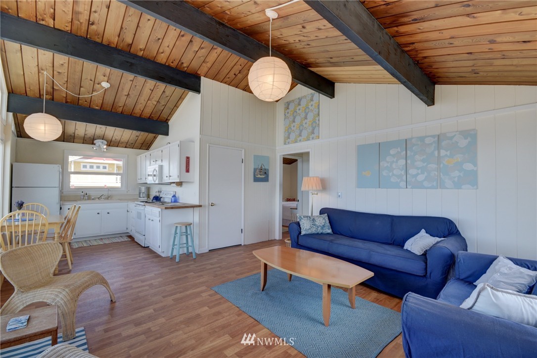 2549 West Beach Road Oak Harbor, WA 98277 - Photo 5 of 25 Gallery Image 5