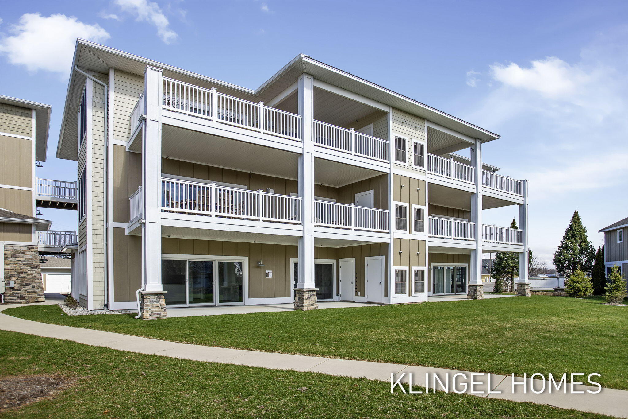 930 West Savidge Street, Unit 4 Spring Lake, MI 49456 - Photo 1 of 25 93-web-or-mls-930-savidge-st-4