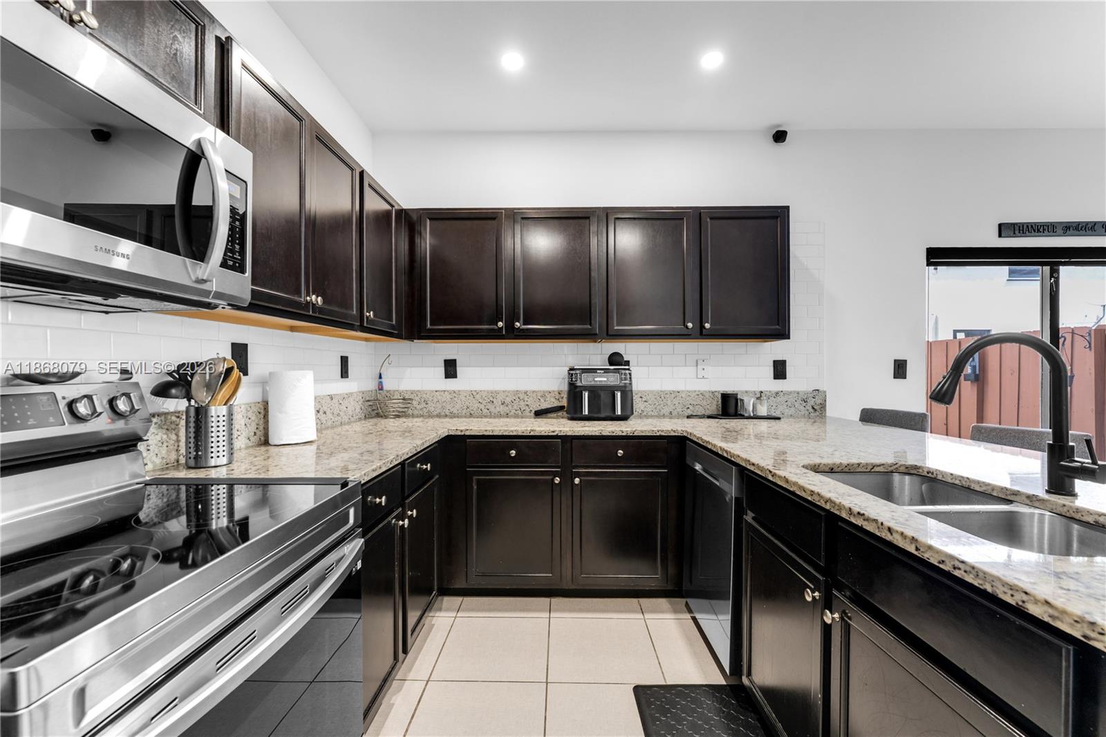 11505 Southwest 250th Street Homestead, FL 33032 - Photo 3 of 24