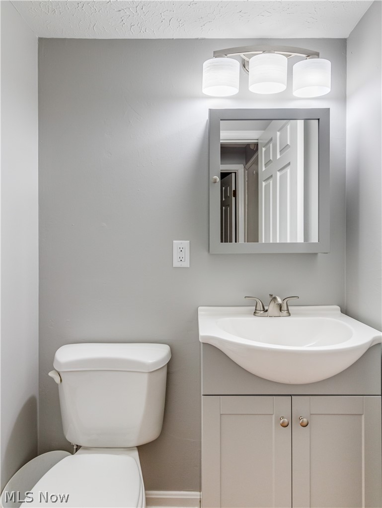 4352 Leewood Road Stow, OH 44224 - Photo 22 of 34 1/2 Bath 1st Floor