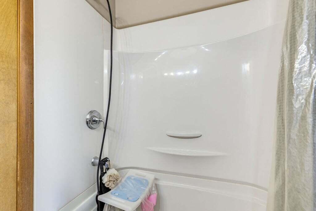 325 Summer Street Delavan, WI 53115 - Photo 25 of 42 Bathroom