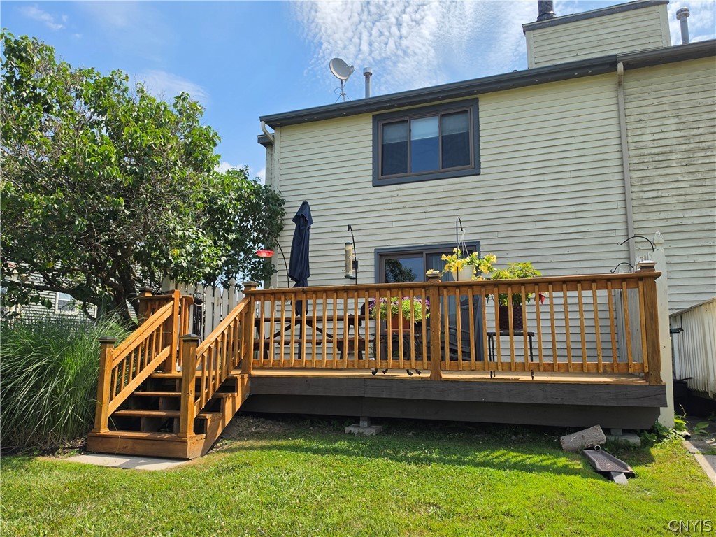 6147 Diffin Road Cicero, NY 13039 - Photo 37 of 45 Large deck