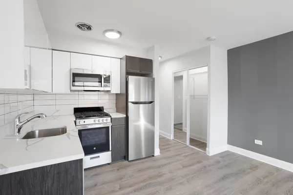 $1,362 | 6758 North Sheridan Road, Unit 434, Chicago, IL 60626