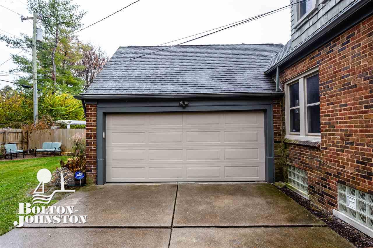 590 Barrington Road Grosse Pointe, MI 48230 - Photo 59 of 63 31365701-59.JPG