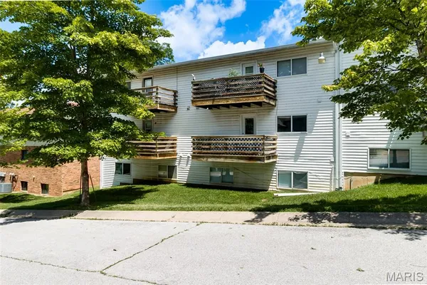 $149,900 | 7 Village W Court, Unit 201, Washington, MO 63090