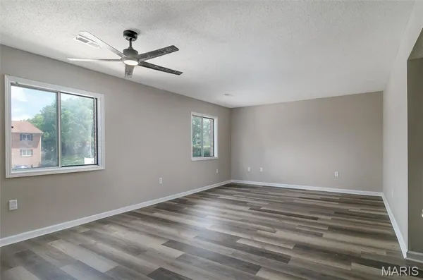 $149,900 | 7 Village W Court, Unit 201, Washington, MO 63090