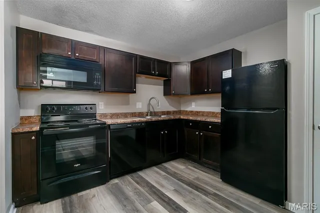 $149,900 | 7 Village W Court, Unit 201, Washington, MO 63090