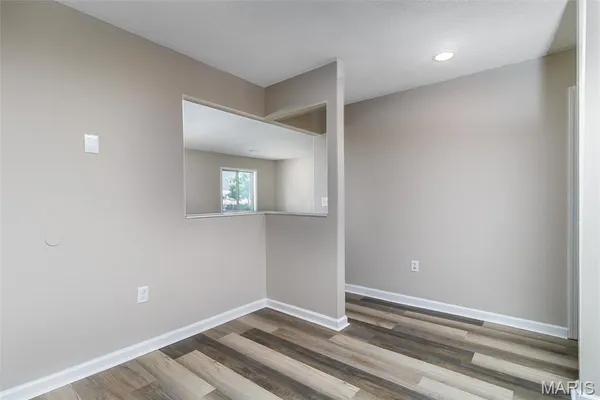 $149,900 | 7 Village W Court, Unit 201, Washington, MO 63090