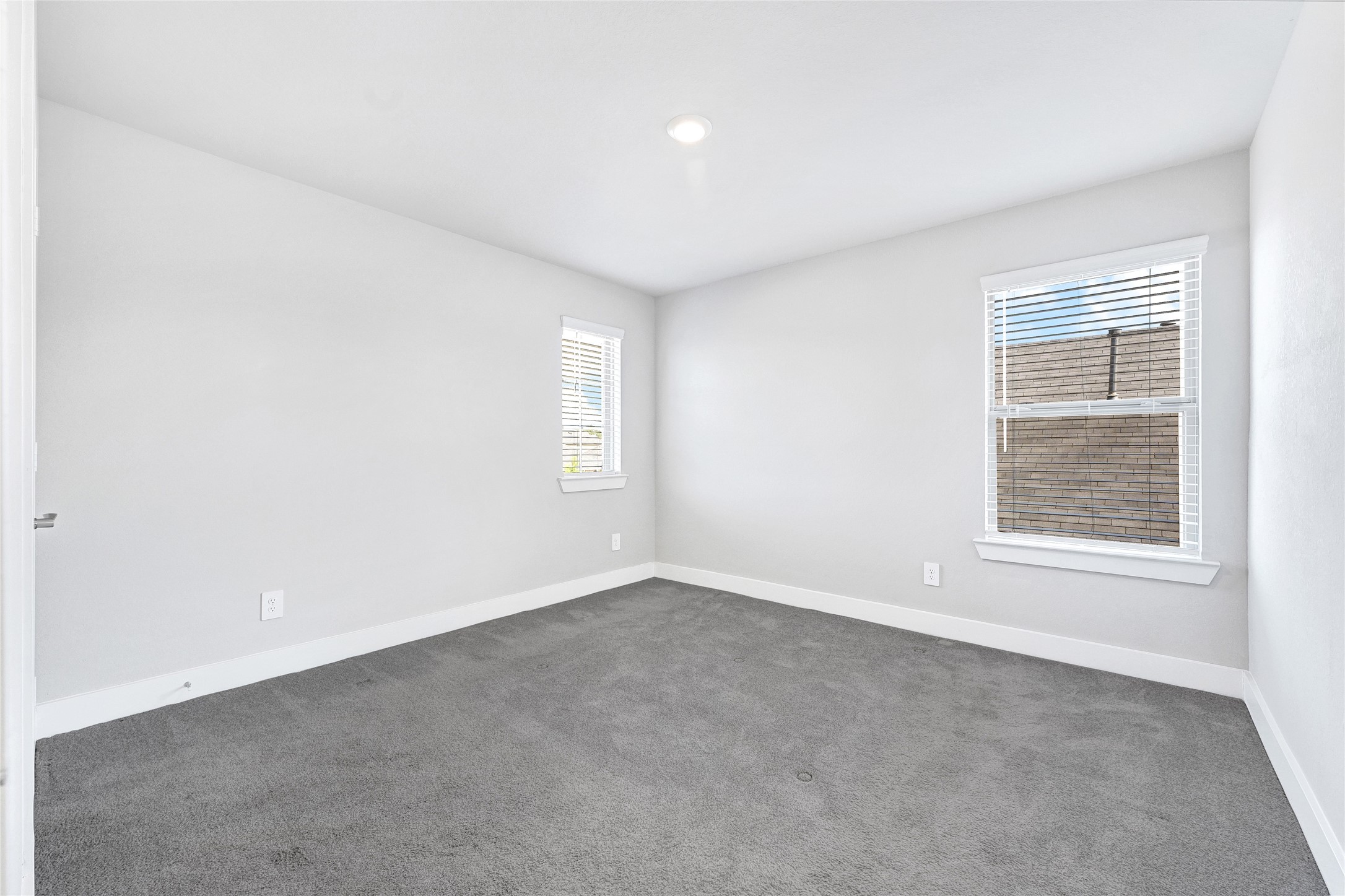 10329 South Goshawk Trail Conroe, TX 77385 - Photo 34 of 46 an empty room with a window