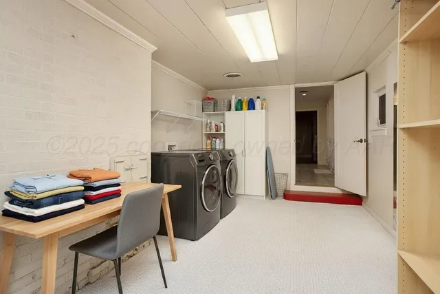 a view of a backyard with a fountain