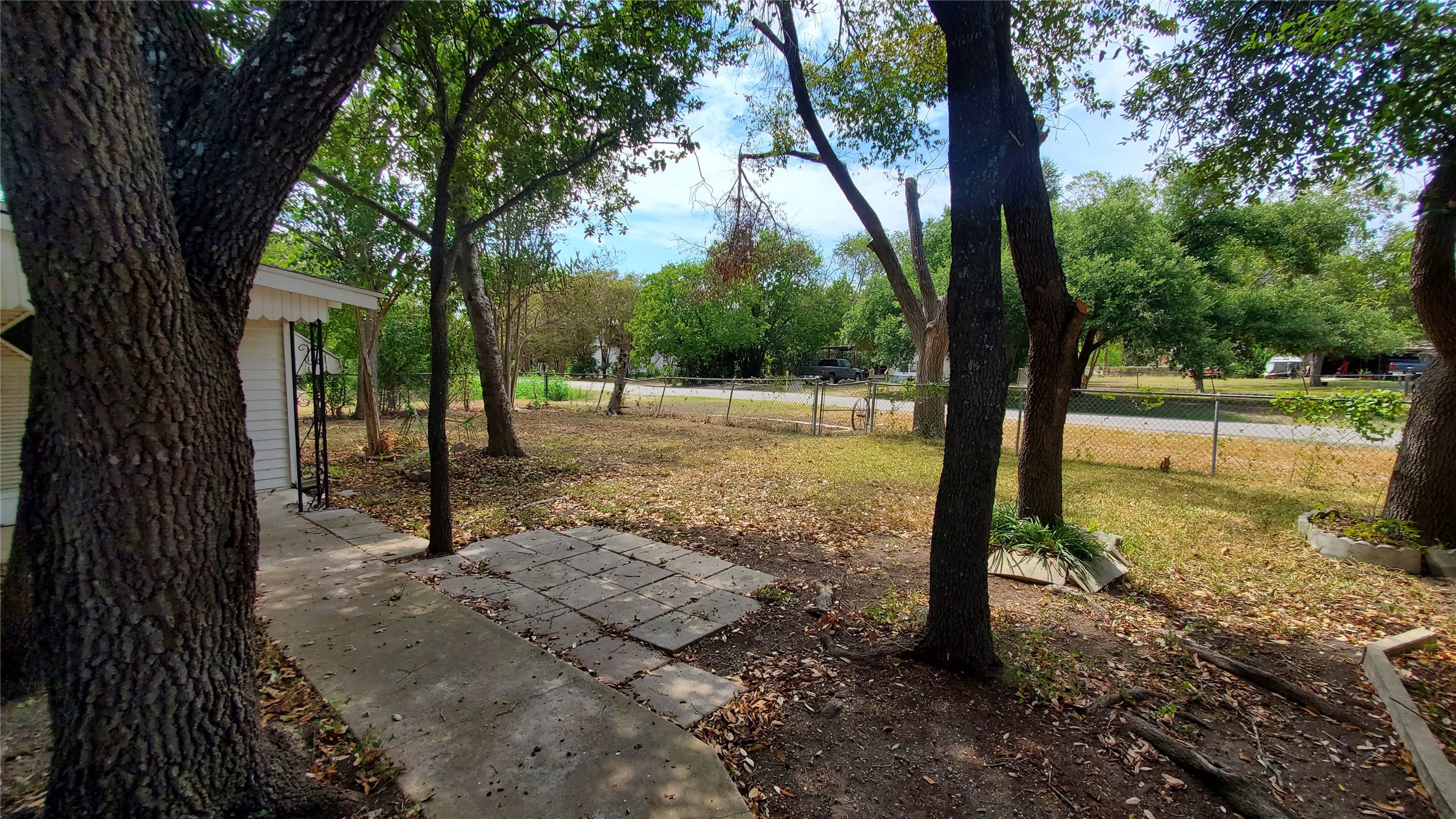 1117 West 4th Street Taylor, TX 76574 - Photo 6 of 22