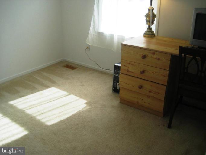 167 Annandale Road Falls Church, VA 22046 - Photo 4 of 21 3rd bedroom or great office!