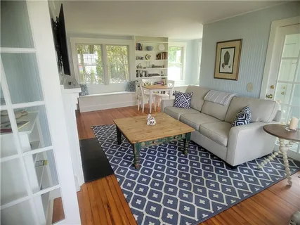 $3,000 | 9 Pasadena Avenue, Westerly, RI 02891