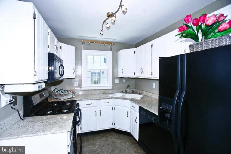 200 West George Mason Road Falls Church, VA 22046 - Photo 10 of 24 Kitchen