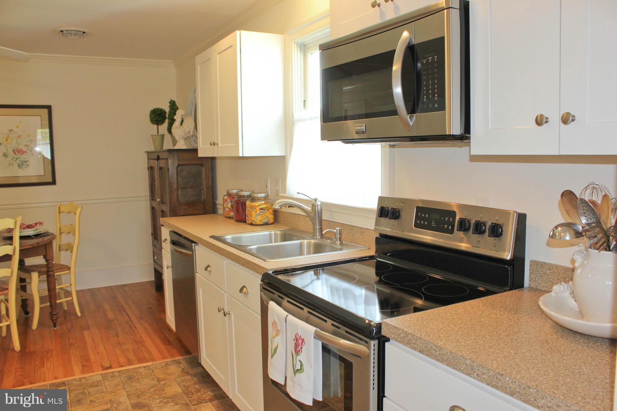 27362 St Michaels Road Easton, MD 21601 - Photo 8 of 19 Kitchen