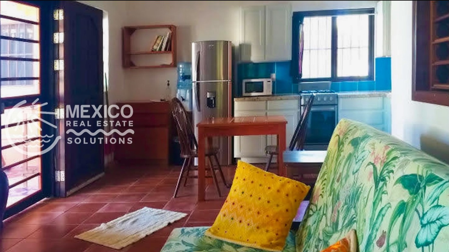 5 Camino Costera Dickinson, undefined 77539 - Photo 2 of 9 a living room with furniture and a rug