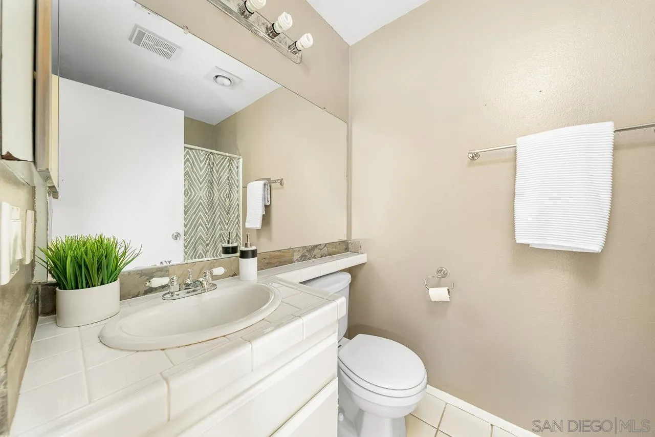 725 Brookstone Road, Unit 203 Chula Vista, CA 91913 - Photo 17 of 27 Gallery Image 17